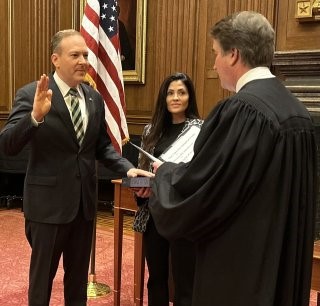 Lee Zeldin sworn in -- photo