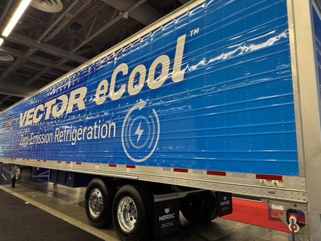 Vecor eCool拖车在2025年蒙特利尔ExpoCam展会上 (Photo: Krystyna Shchedrina) Vecor eCool拖车