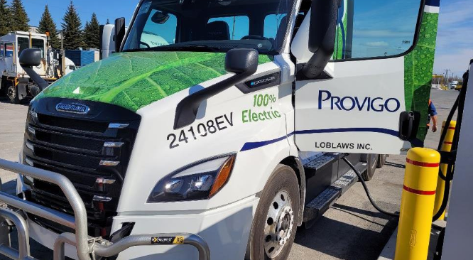 (照片:FPInnovations) Loblaw Freightliner eCascadia