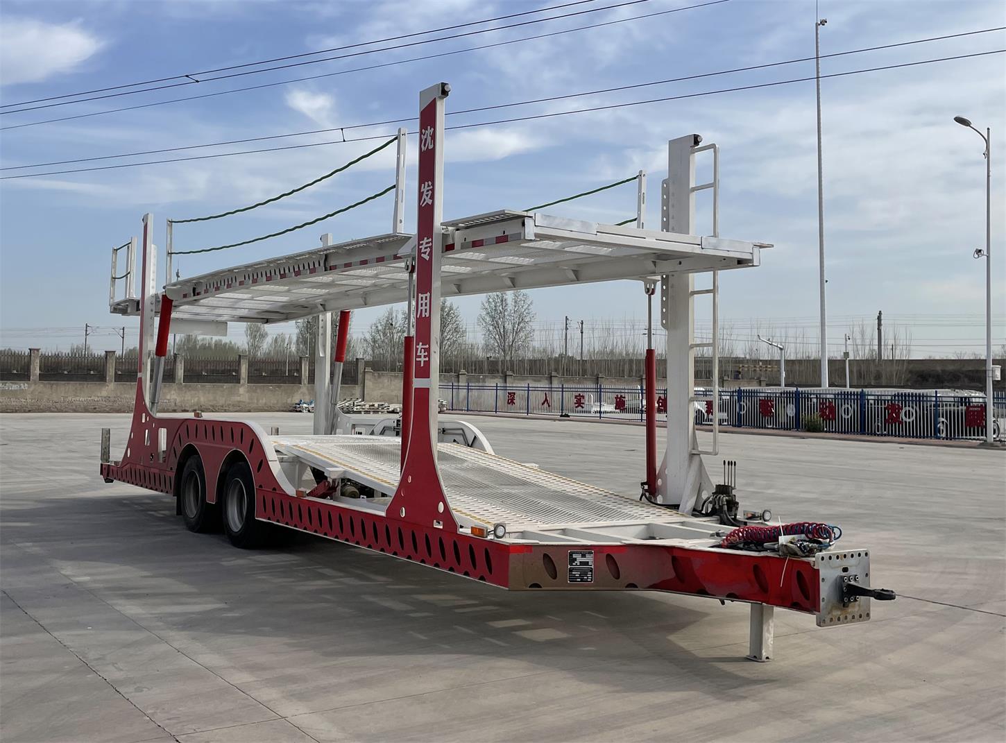 沈发 11.7米 中置轴车辆运输挂车 (SFV9161TCL)