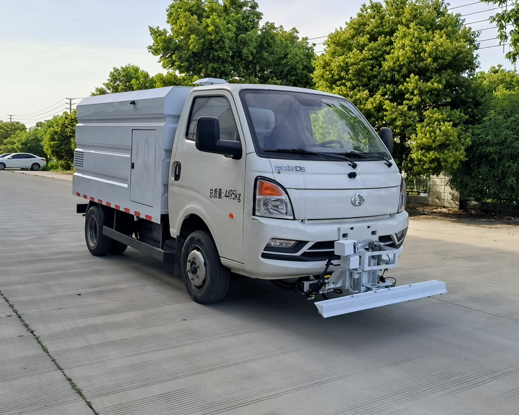 犀重 5.34米 纯电动路面养护车 (AXZ5040TYHCKSBEV)