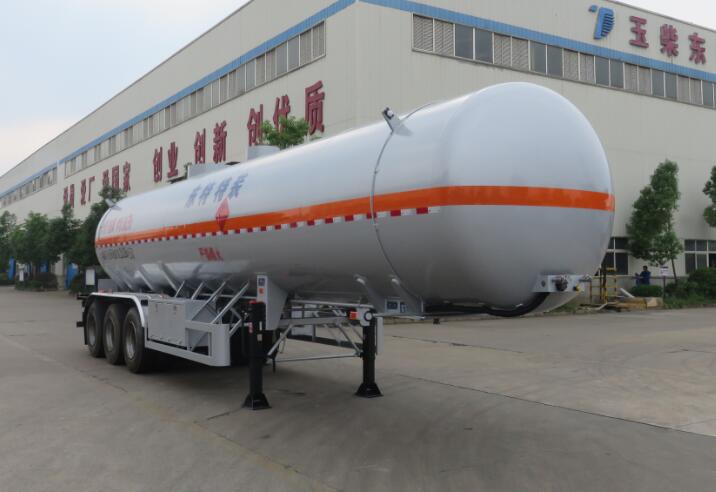 特运 12.41米 液化气体运输半挂车 (DTA9401GYQA)