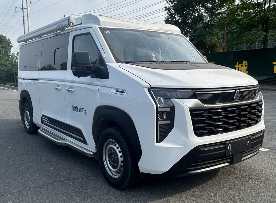 龙星汇 5.79米 旅居车 (HLV5040XLJYZ6)